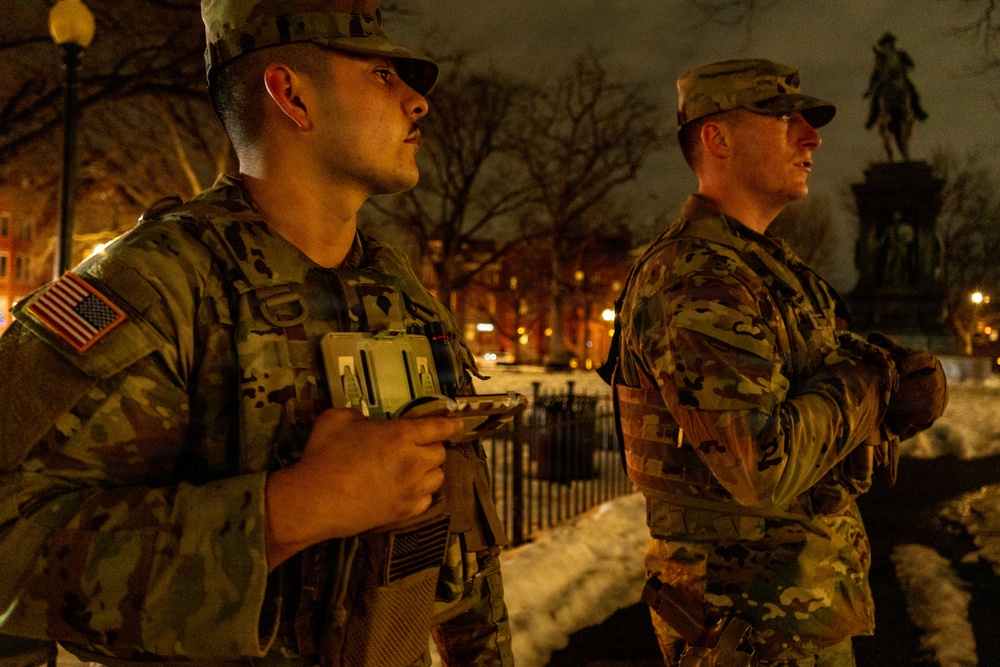 Arkansas Guardsmen Conduct Night Patrol in Washington D.C.