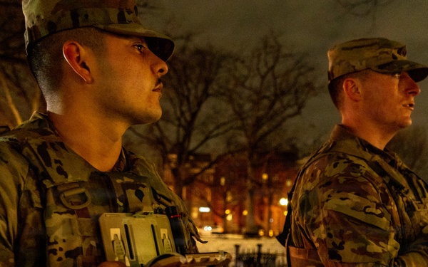 Arkansas Guardsmen Conduct Night Patrol in Washington D.C.