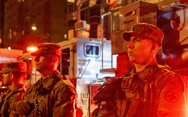Arkansas Guardsmen Conduct Night Patrol in Washington D.C.