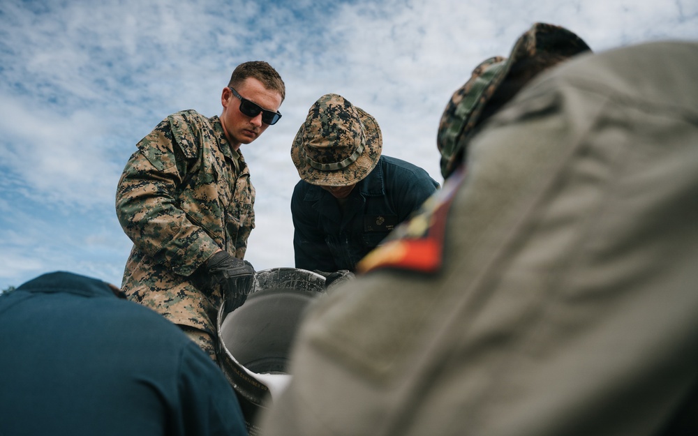 Marines prepare HPRU pad in Puerto Rico