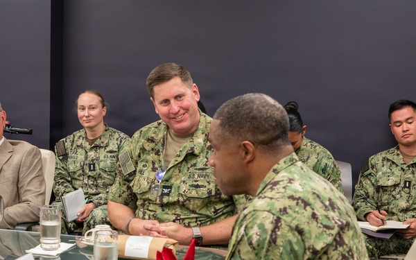 Vice Adm. English Visits NAVSUP FLC San Diego