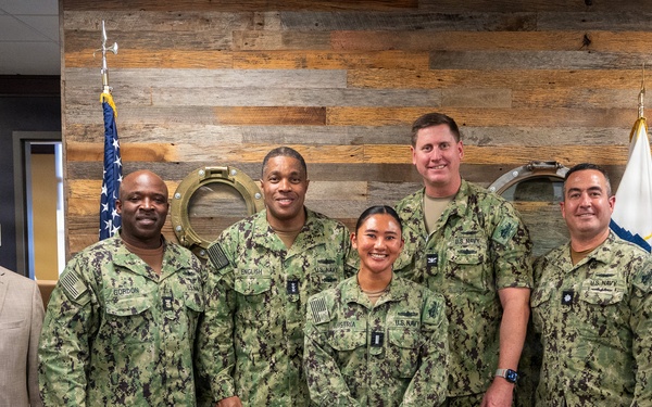 Vice Adm. English Visits NAVSUP FLC San Diego