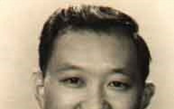 Spc. Akune Parachutes onto Corregidor (16 FEB 1945)