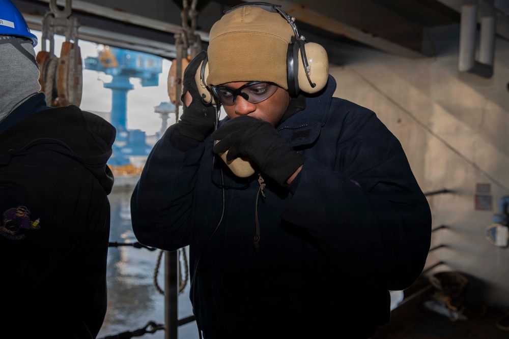 IKE Conducts Fuel Onload