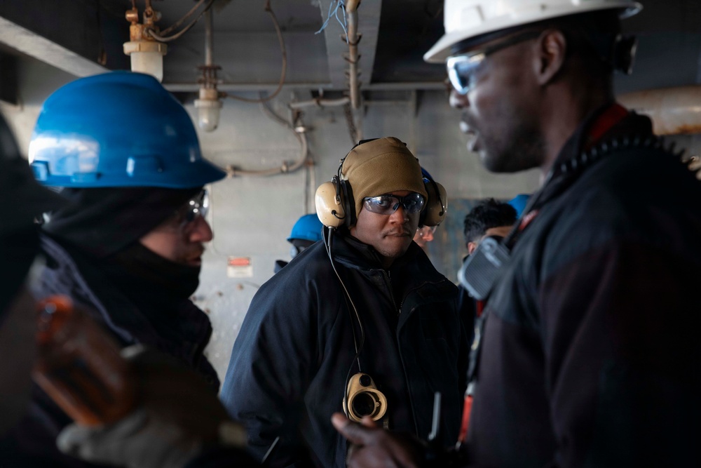 IKE Conducts Fuel Onload