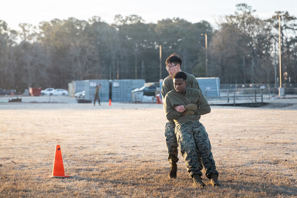 26th MEU Marines and Sailors participate in unit PT