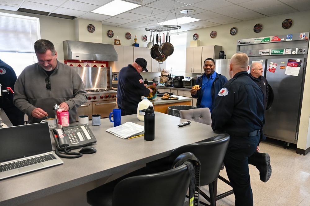 Atlantic County Commissioners Visit The 177th Fighter Wing