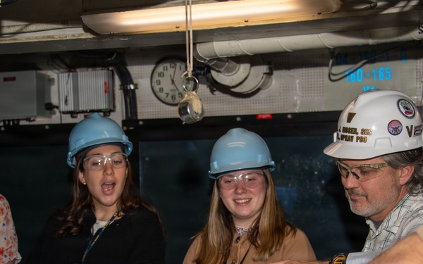 USS Carl Vinson (CVN 70) hosts Vice Chief of Naval Operations Problem Solving Office