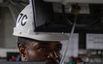 USS Carl Vinson (CVN 70) hosts Vice Chief of Naval Operations Problem Solving Office