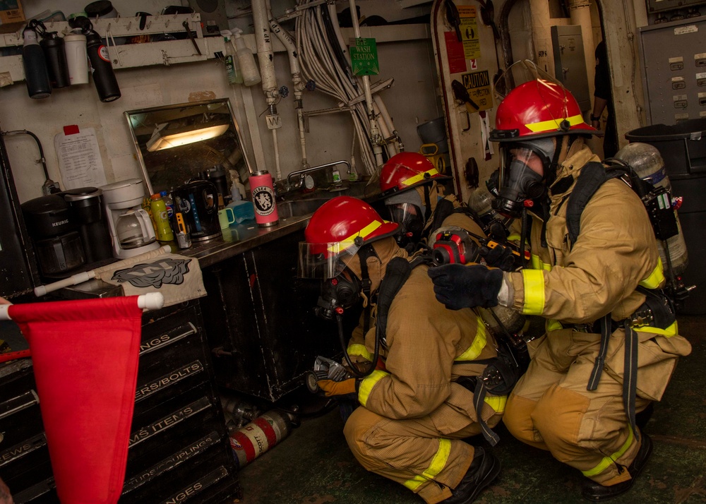 USS Carl Vinson (CVN 70) conducts fire safety drill