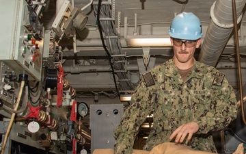 USS Carl Vinson (CVN 70) conducts daily operations