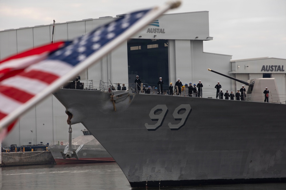 USS Farragut (DDG 99) Pulls Into Port, Mobile, Alabama