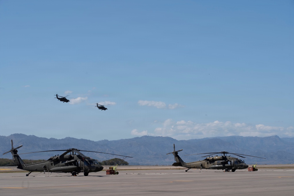 Lt. Gen. Stephen Smith visits Joint Task Force-Bravo