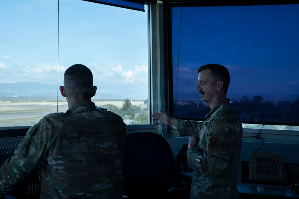 Lt. Gen. Stephen Smith visits Joint Task Force-Bravo