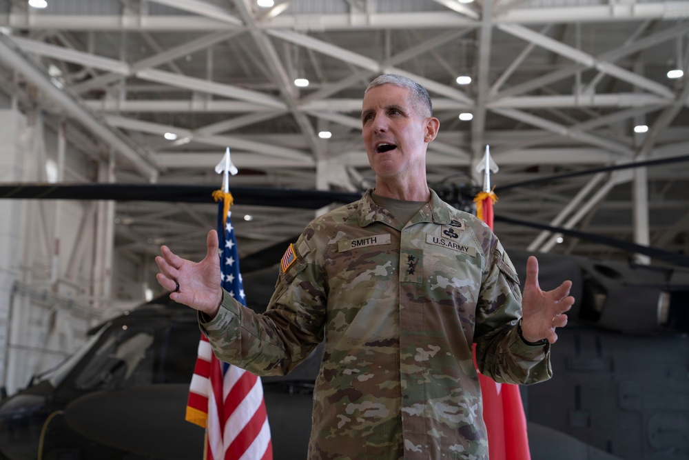 Lt. Gen. Stephen Smith visits Joint Task Force-Bravo