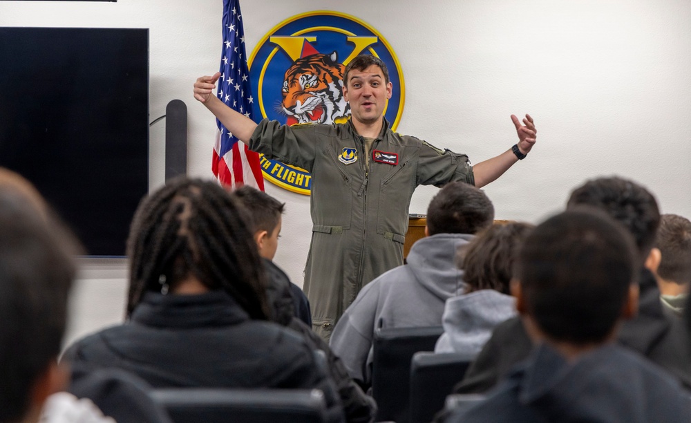 STARBASE field trips expand STEM mindset for local school students