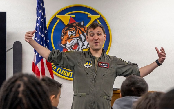 STARBASE field trips expand STEM mindset for local school students