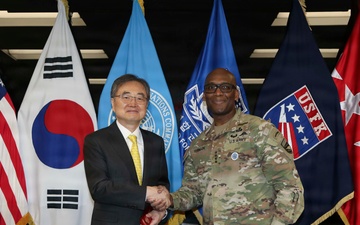 Republic of Korea Minister of Foreign Affairs visits Camp Humphreys
