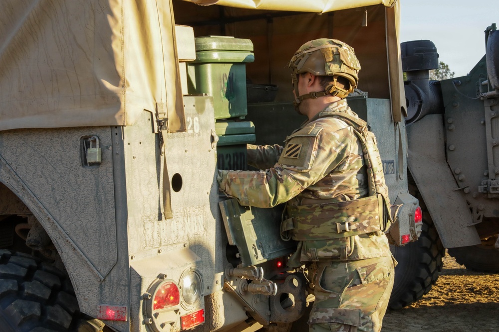 Culinary Specialist conduct feeding operations for dog faced Soldiers