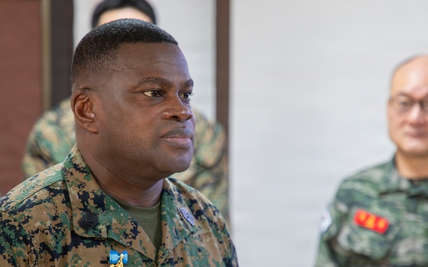 Marine Forces Korea Sergeant Major Awarded Republic of Korea Prime Minister Commendation