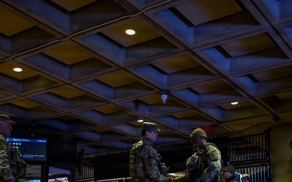 Senior leaders visit guardsmen supporting the mission after dark