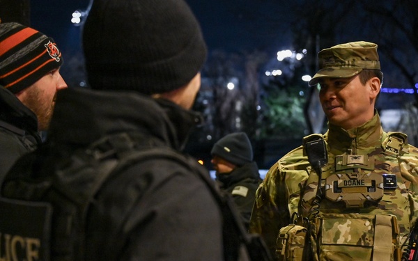 Senior leaders visit guardsmen supporting the mission after dark
