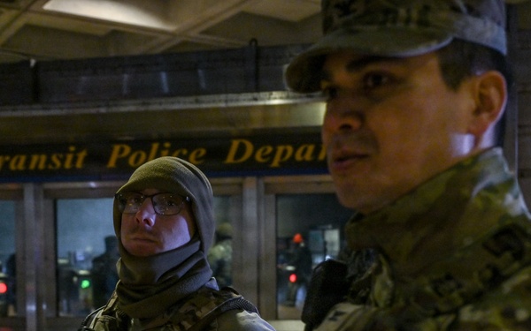 Senior leaders visit guardsmen supporting the mission after dark