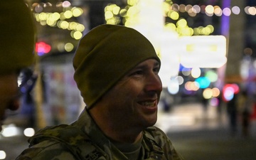 Senior leaders visit guardsmen supporting the mission after dark