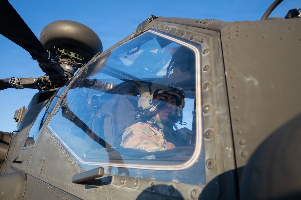 11th Airborne Soldiers conduct AH-64E JPMRC 26 air assault training