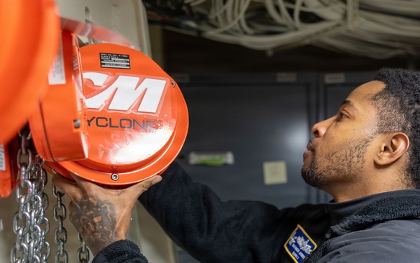 PCU John F. Kennedy's Supply Department Conducts Inventory