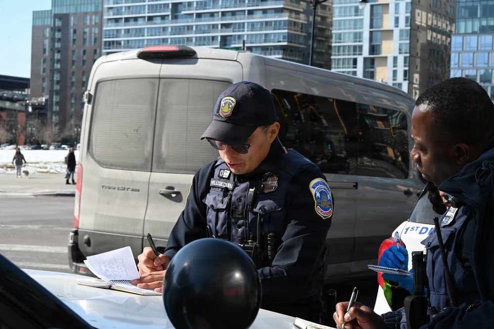 South Carolina National guard assist Metropolitan Police in Shoplifting at Navy Yard