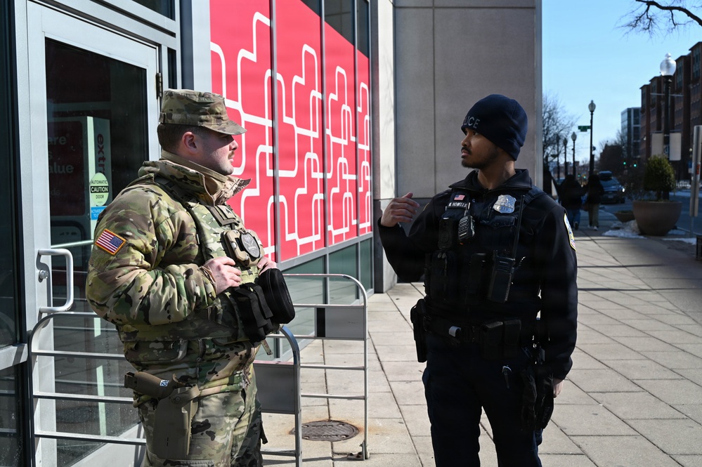 South Carolina National guard assist Metropolitan Police in Shoplifting at Navy Yard