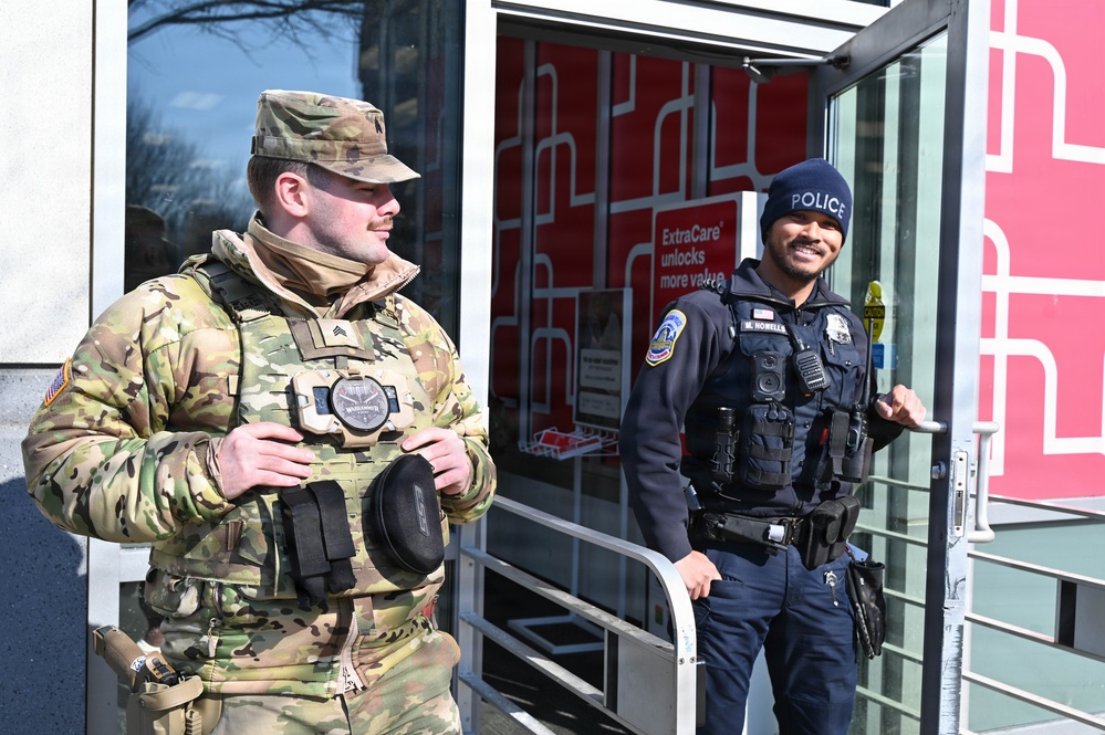 South Carolina National guard assist Metropolitan Police in Shoplifting at Navy Yard