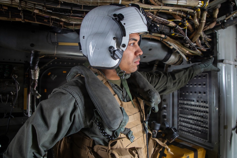 24th MEU CERTEX: Fast Roping