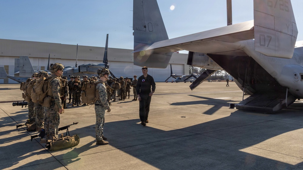24th MEU CERTEX: U.S Marines with Lima Company Conduct a TRAP mission