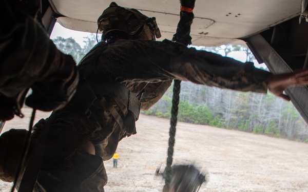 24th MEU CERTEX: Fast Roping