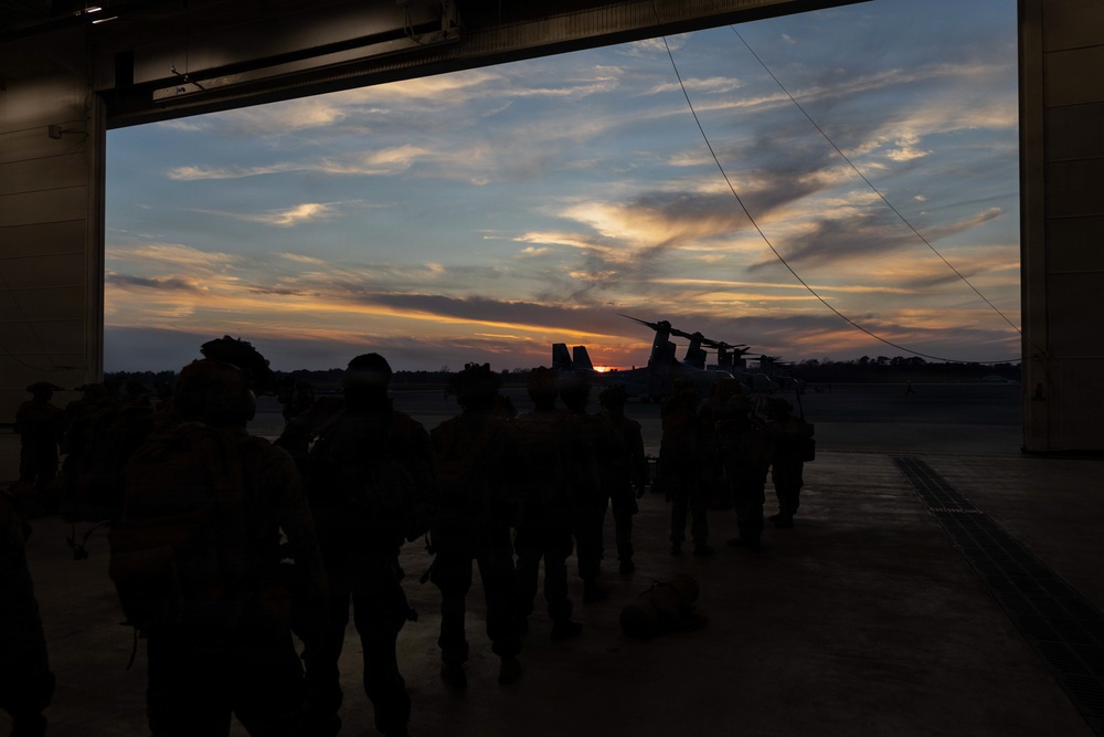 24th MEU CERTEX: U.S Marines with Lima Company Conduct a TRAP mission