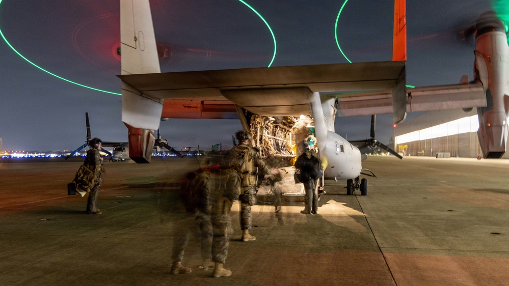 24th MEU CERTEX: U.S Marines with Lima Company Conduct a TRAP mission