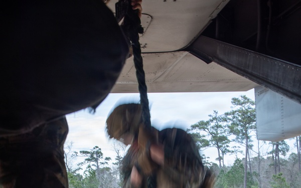 24th MEU CERTEX: Fast Roping