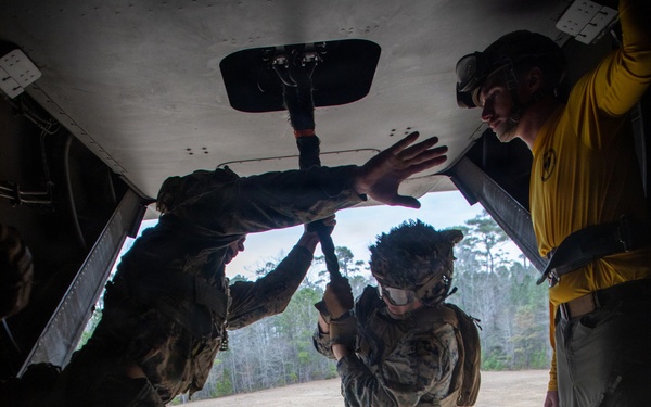 24th MEU CERTEX: Fast Roping