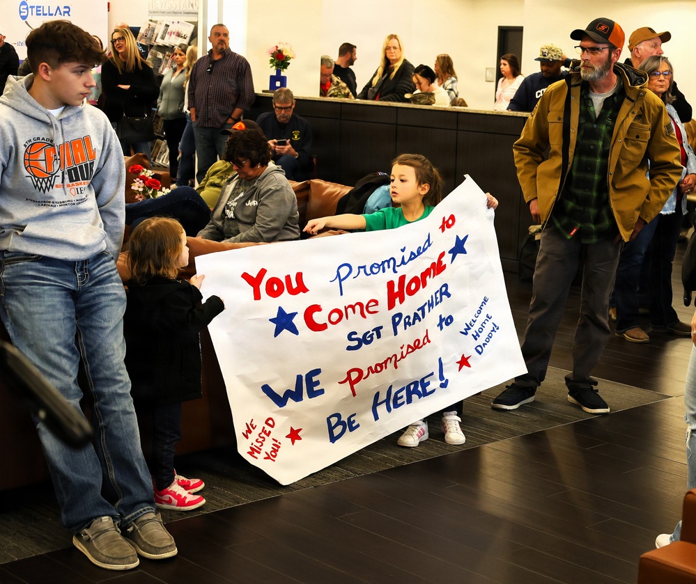 MACOMB-BASED ARMY NATIONAL GUARD ENGINEER UNIT COMPLETES MISSION IN MIDDLE EAST, RETURNS TO ILLINOIS