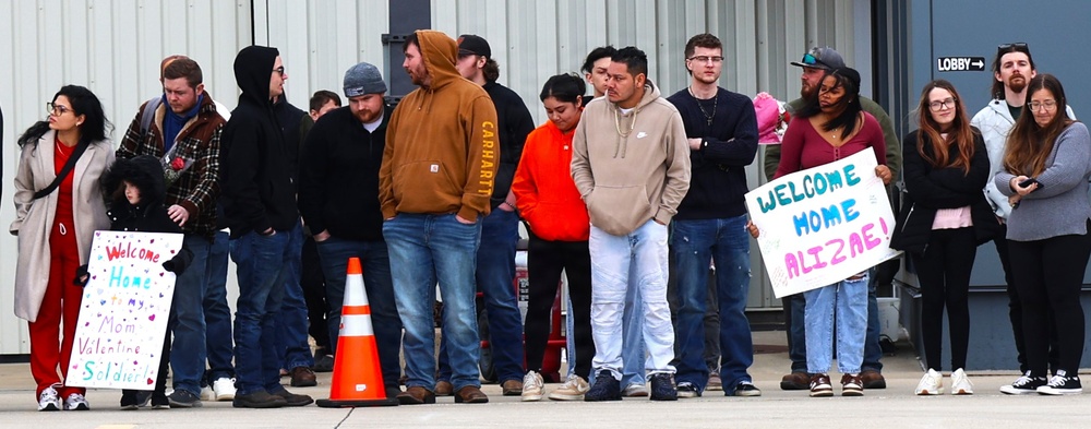 MACOMB-BASED ARMY NATIONAL GUARD ENGINEER UNIT COMPLETES MISSION IN MIDDLE EAST, RETURNS TO ILLINOIS