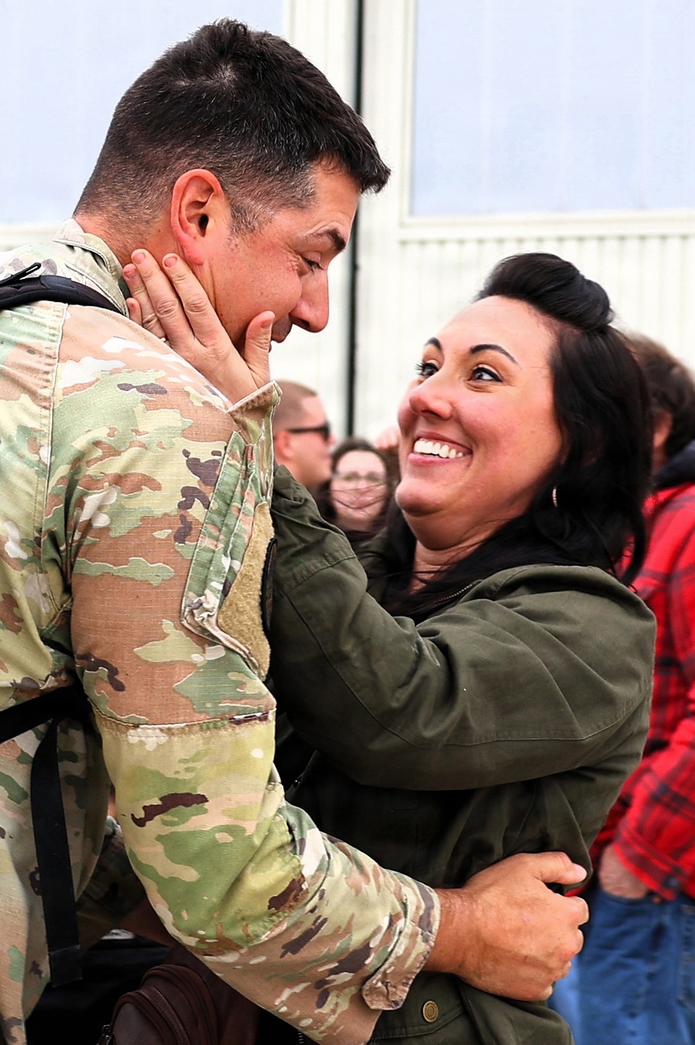 MACOMB-BASED ARMY NATIONAL GUARD ENGINEER UNIT COMPLETES MISSION IN MIDDLE EAST, RETURNS TO ILLINOIS