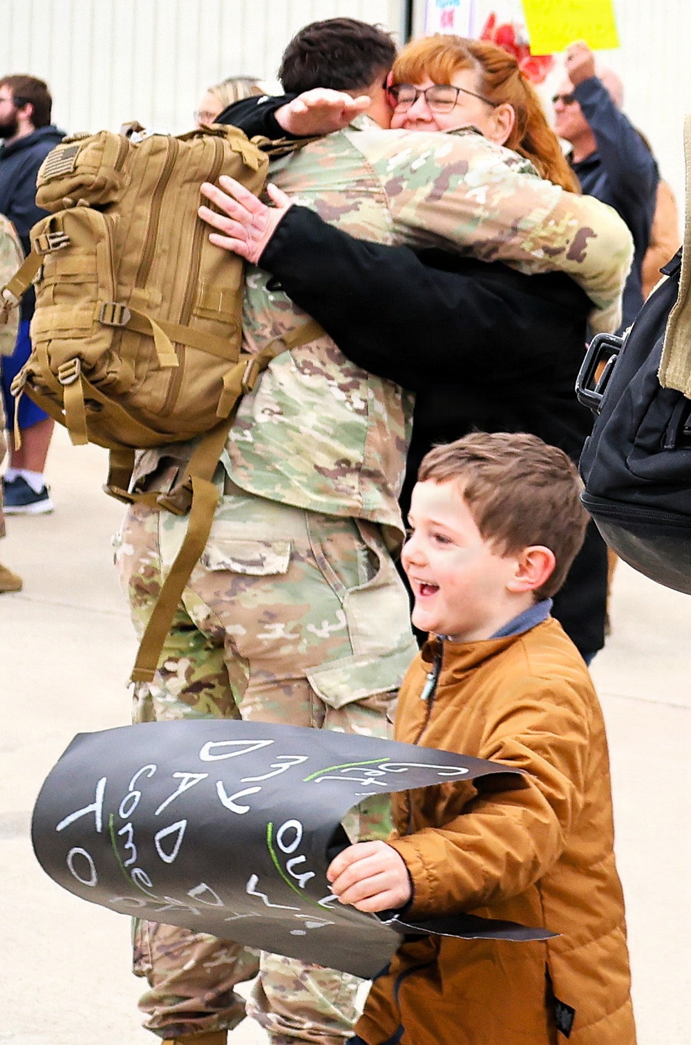 MACOMB-BASED ARMY NATIONAL GUARD ENGINEER UNIT COMPLETES MISSION IN MIDDLE EAST, RETURNS TO ILLINOIS