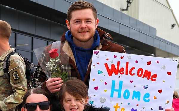 MACOMB-BASED ARMY NATIONAL GUARD ENGINEER UNIT COMPLETES MISSION IN MIDDLE EAST, RETURNS TO ILLINOIS