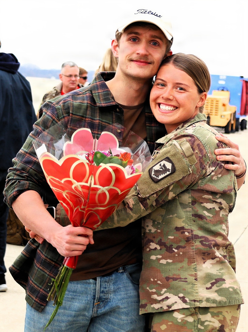 MACOMB-BASED ARMY NATIONAL GUARD ENGINEER UNIT COMPLETES MISSION IN MIDDLE EAST, RETURNS TO ILLINOIS