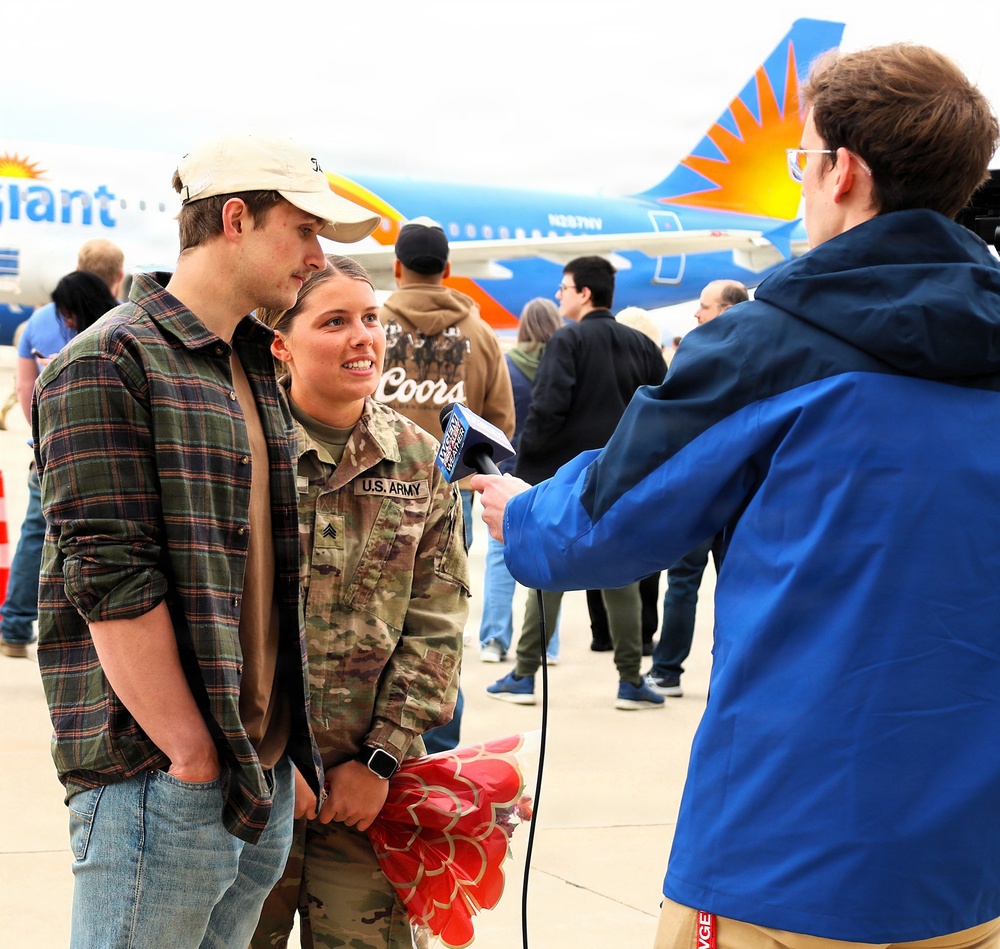 MACOMB-BASED ARMY NATIONAL GUARD ENGINEER UNIT COMPLETES MISSION IN MIDDLE EAST, RETURNS TO ILLINOIS