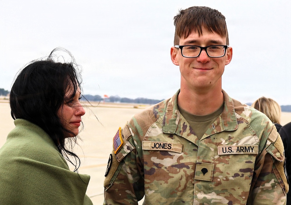 MACOMB-BASED ARMY NATIONAL GUARD ENGINEER UNIT COMPLETES MISSION IN MIDDLE EAST, RETURNS TO ILLINOIS