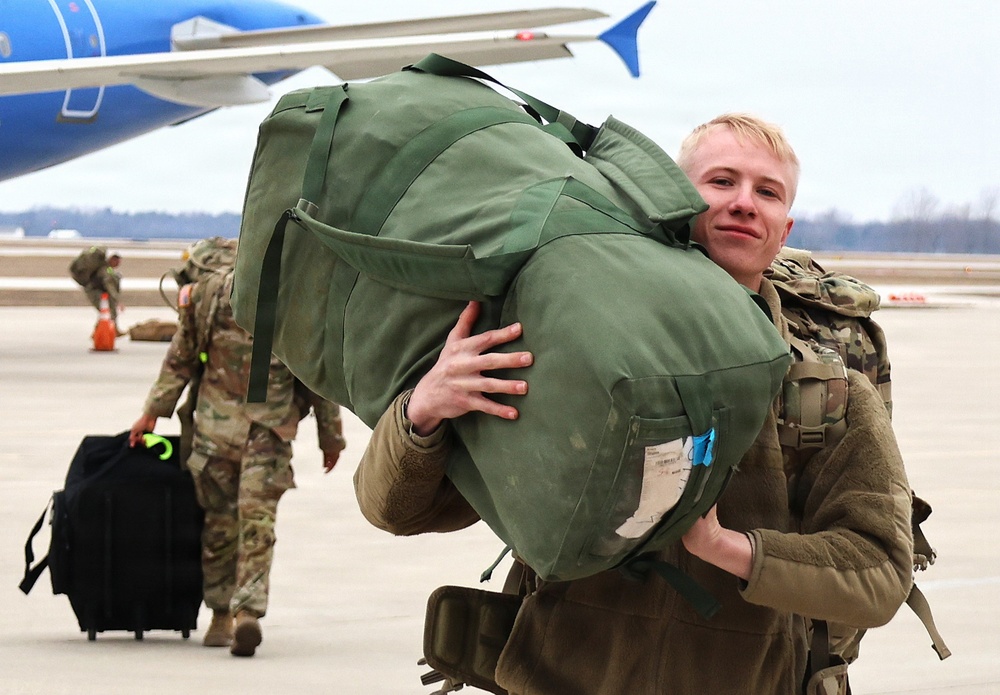 MACOMB-BASED ARMY NATIONAL GUARD ENGINEER UNIT COMPLETES MISSION IN MIDDLE EAST, RETURNS TO ILLINOIS