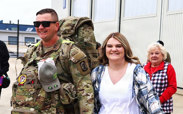 MACOMB-BASED ARMY NATIONAL GUARD ENGINEER UNIT COMPLETES MISSION IN MIDDLE EAST, RETURNS TO ILLINOIS